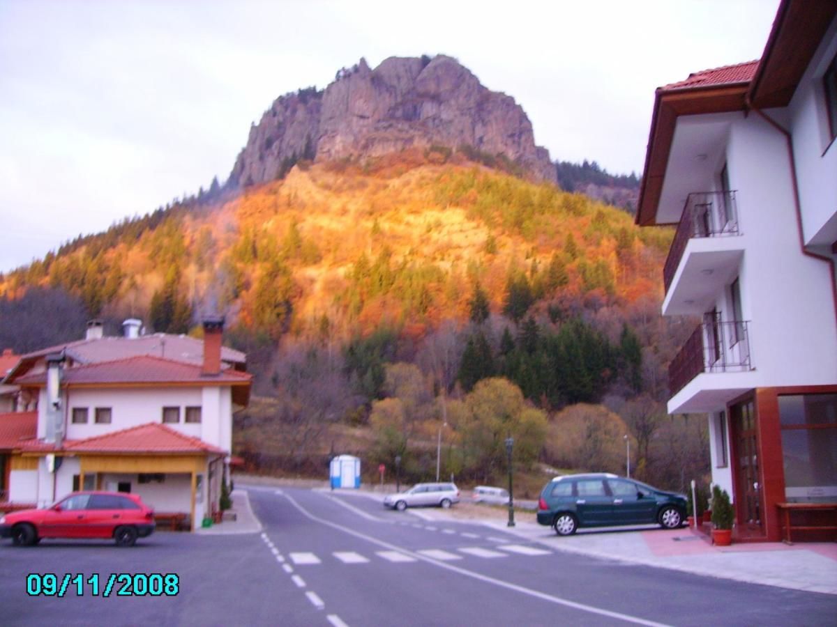 Отель Ribkata Family Hotel Смолян-13