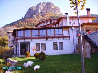 Отель Ribkata Family Hotel Смолян-0